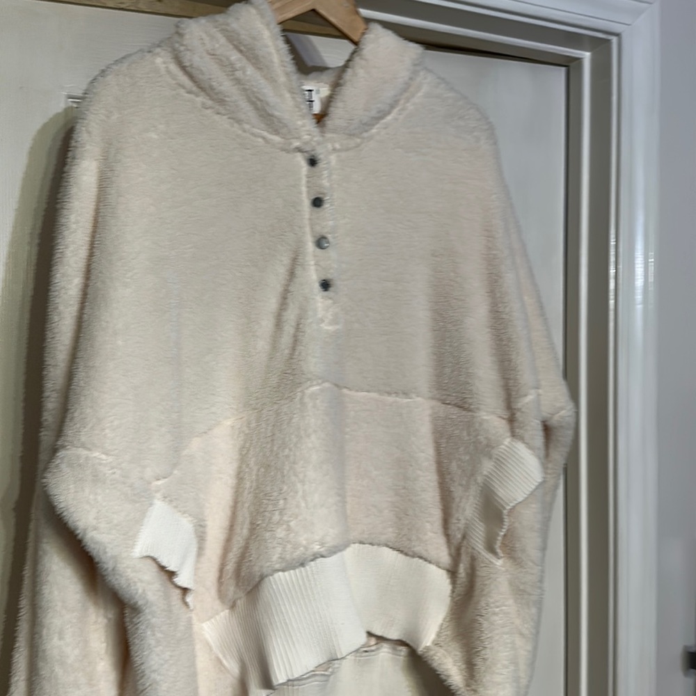 NWOT HOODIE